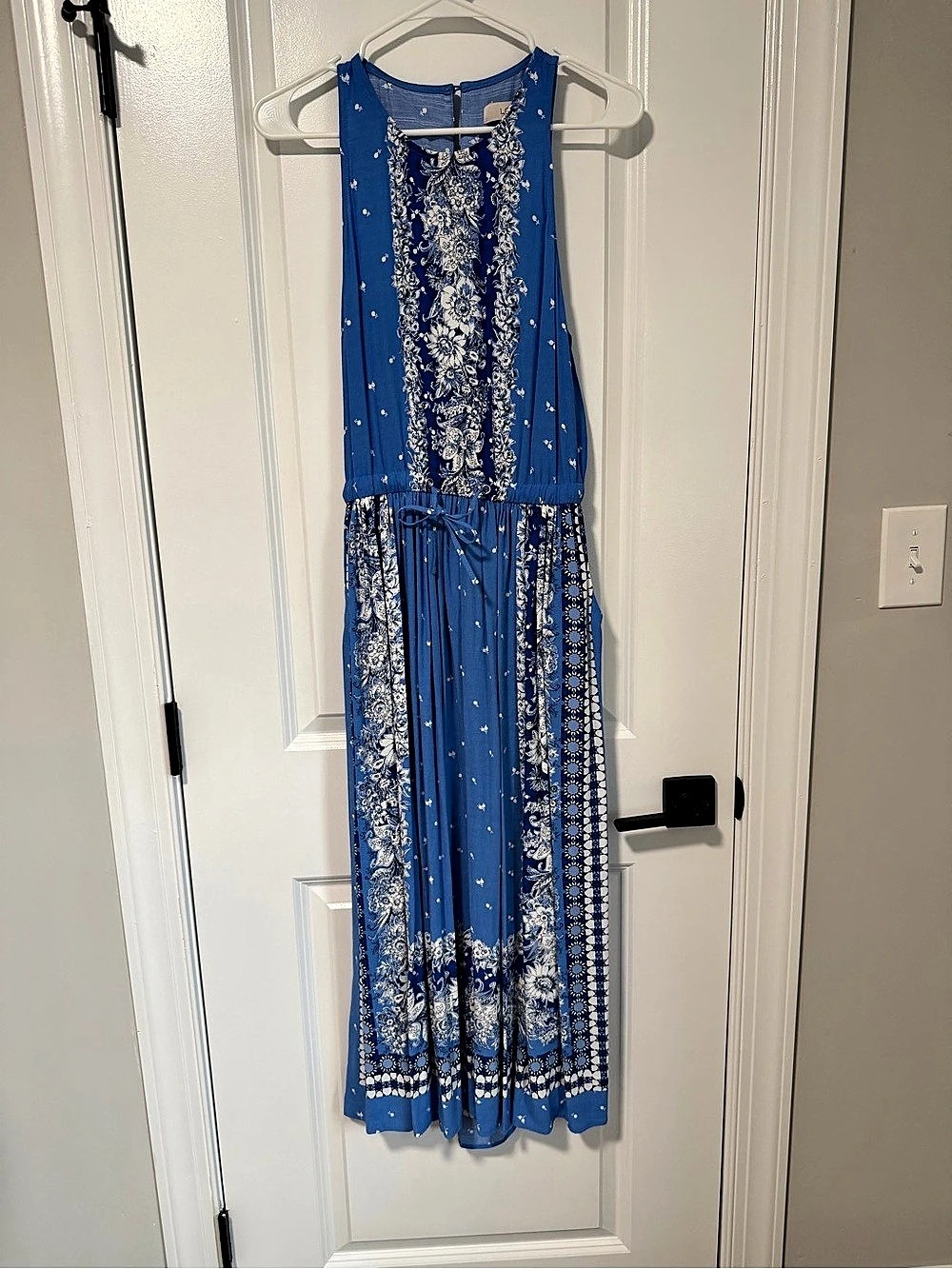 LOFT Floral Maxi Dress in Blue & White Size Small Like New